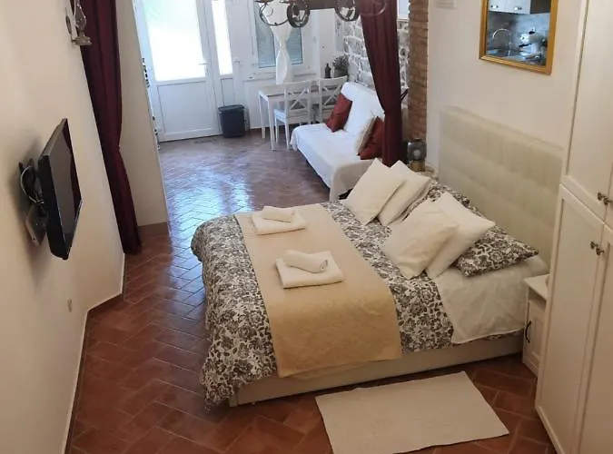 Old Town Rab Studio Apartment